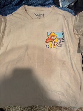 Brewery Supply Co. Women's Cream Mushroom Graphic Tee